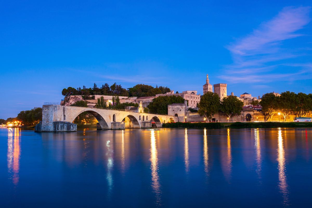 Les 7 meilleurs endroits autour d'Avignon pour un Noël inoubliable cette année !