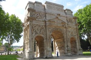 Que faut-il savoir à propos de l’Arc de triomphe d'Orange ?
