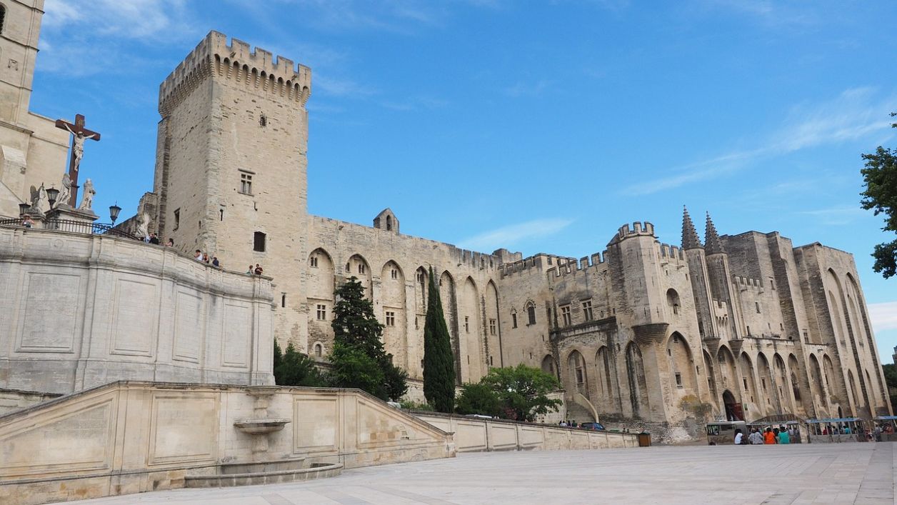 Guide complet pour visiter Avignon à pied