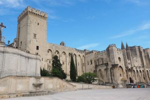 Guide complet pour visiter Avignon à pied